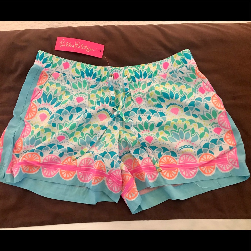 Lilly Pulitzer Women’s 5” Katia Short; Size M